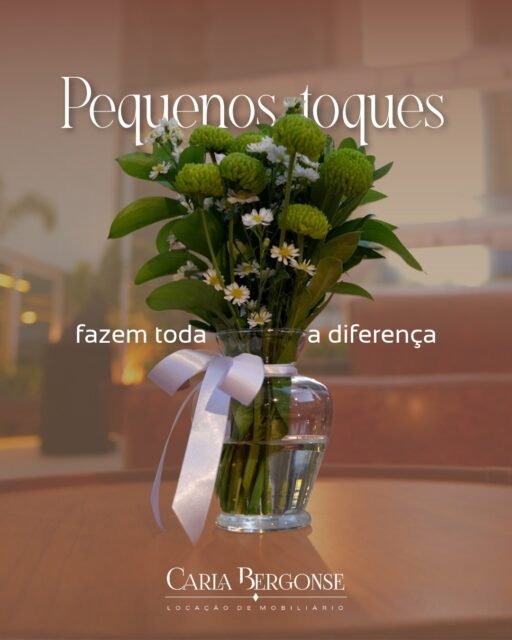 ✨ Os detalhes nem sempre são os protagonistas. Mas são eles que fazem toda a diferença.​

​Cada peça, cada composição e cada ambiente são pensados para criar espaços que acolhem, organizam e valorizam a experiência dos convidados.​

​Porque receber bem também está nas escolhas que, muitas vezes, passam despercebidas, mas são sentidas por todos.​

​📲 Vamos criar ambientes que traduzam a essência do seu evento?​

​#CarlaBergonse #MobiliarioParaEventos #AmbientacaoDeEventos #EventosCorporativos #EventosSociais #DesignDeEventos #ExperienciaEmEventos